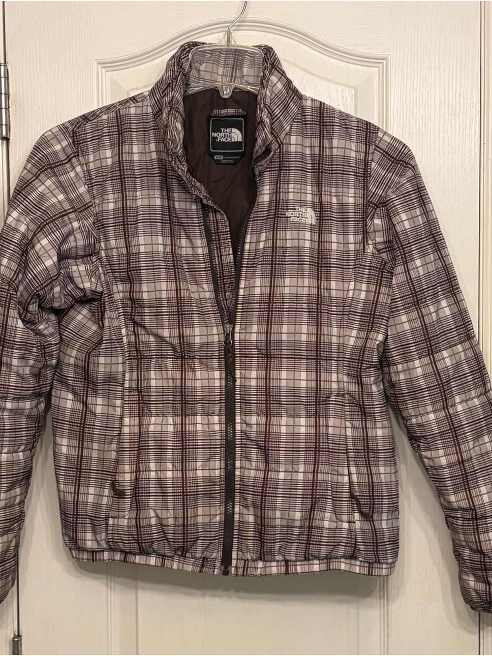 The North Face Women’s Plaid Puffer Jacket - Brown/Gray in Excellent Condition
